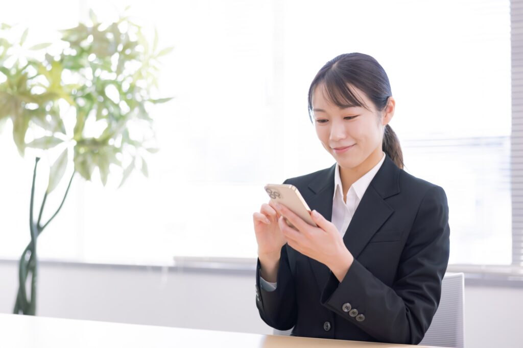 スマホで様子を見る画像です